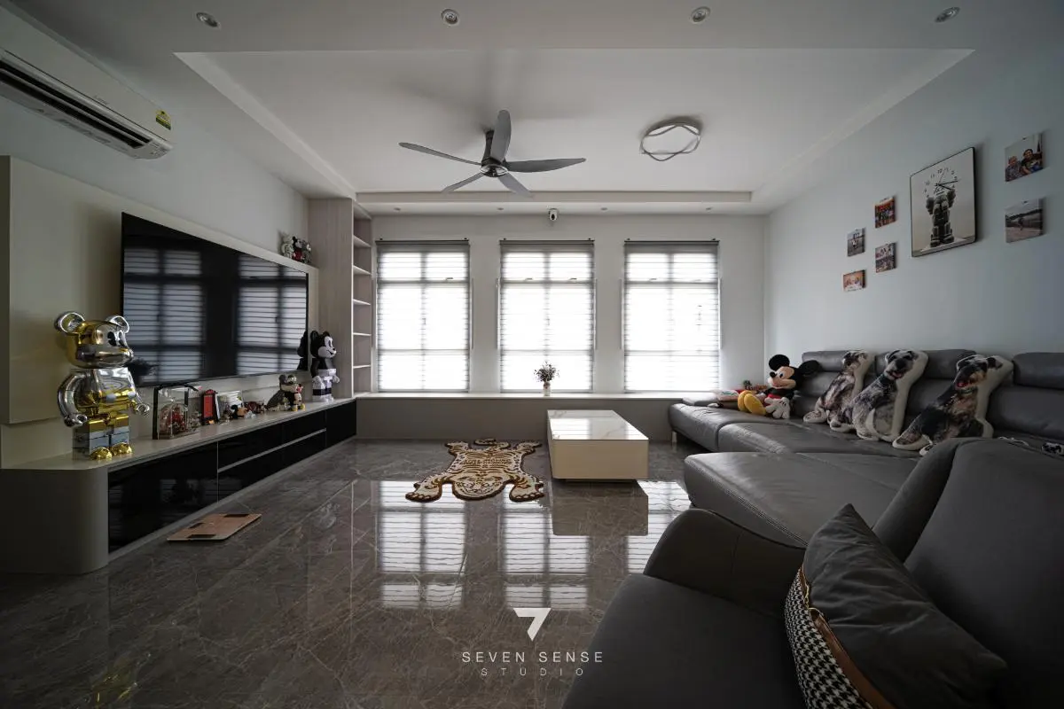 7 Sense Studio — 120A Canberra Crescent 4