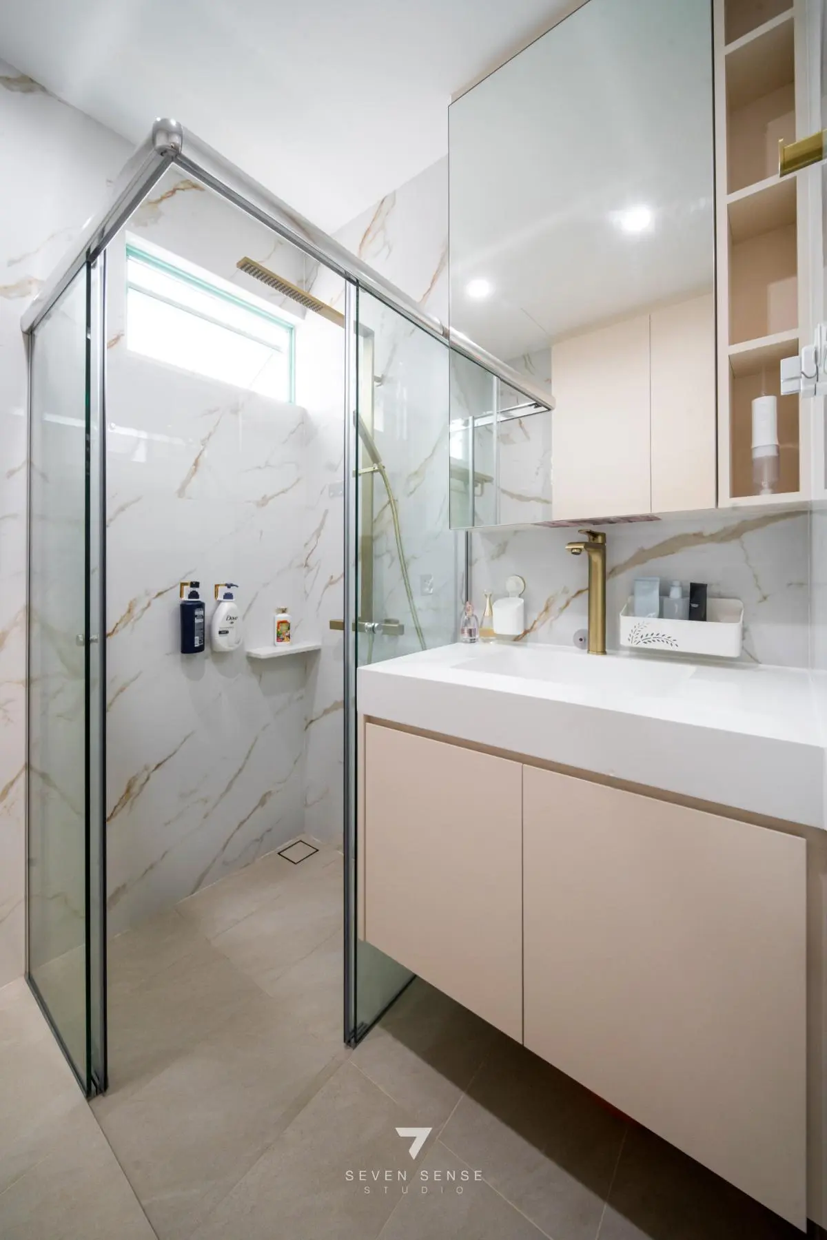 7 Sense Studio — Hazel Park Condo — Entryway