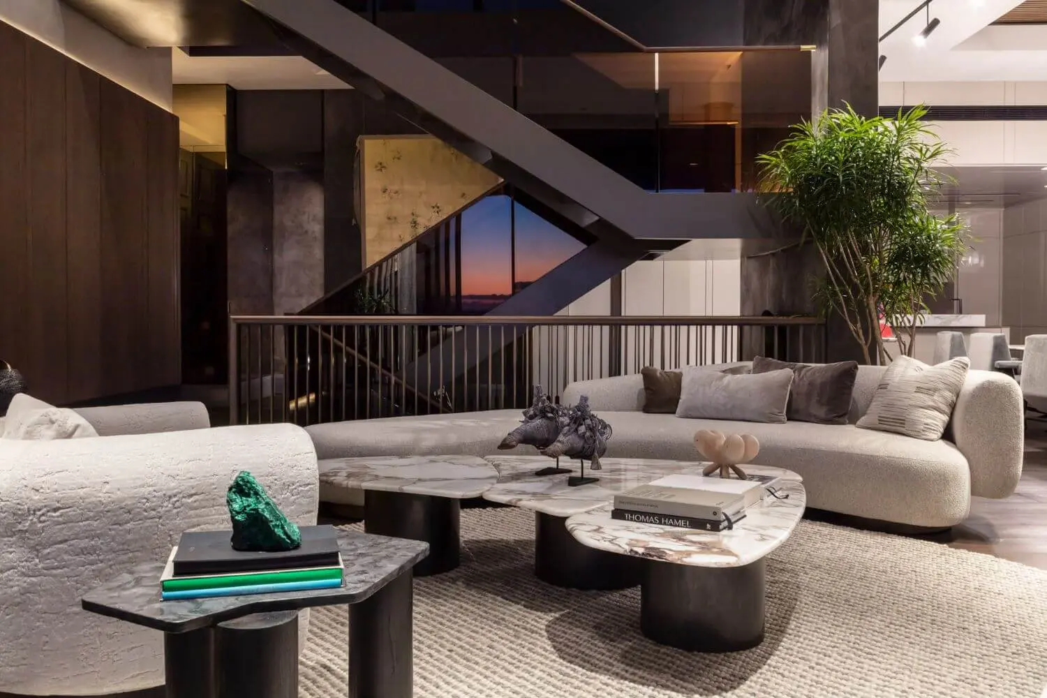 A Symphony of Modern Elegance and Art Deco Grace