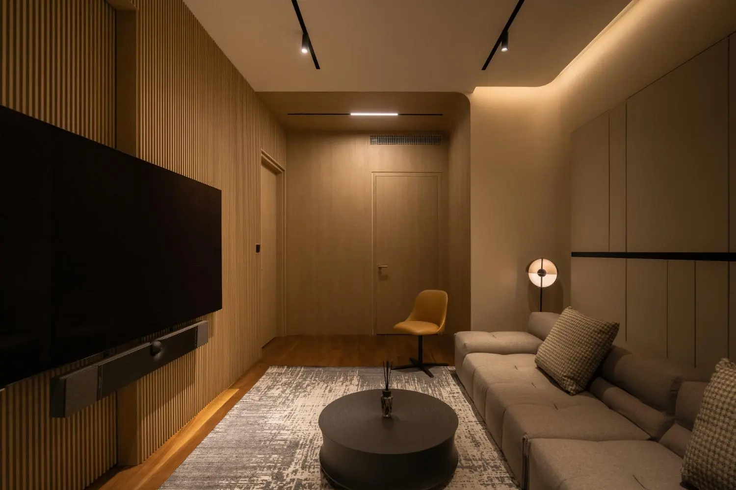 K2SD Oak House — entertainment room in oak