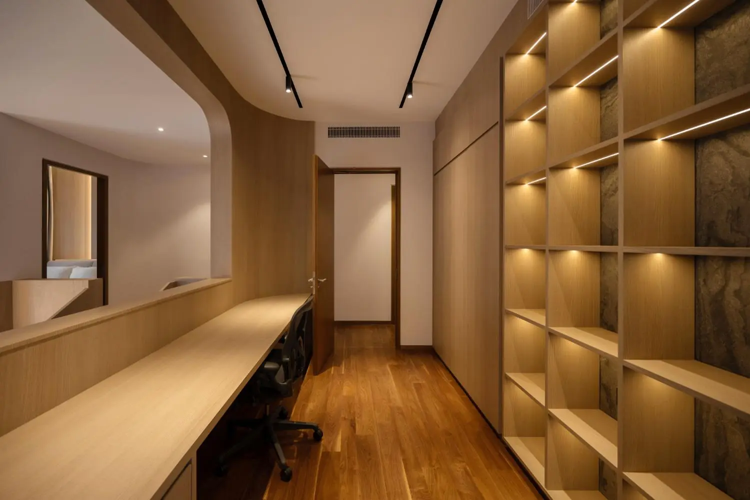 K2SD Oak House — home office in oak veneer