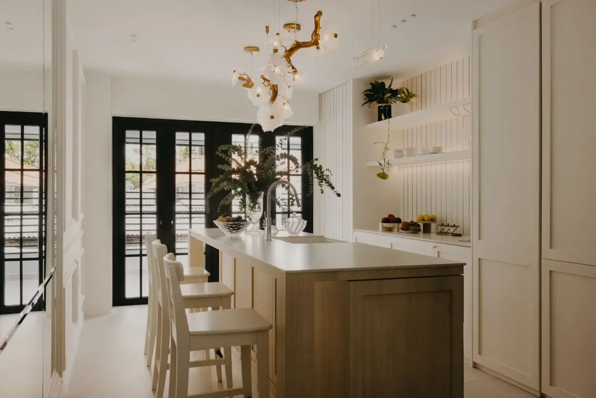 Lorong Mydin — full-height cabinet incorporating the structural column