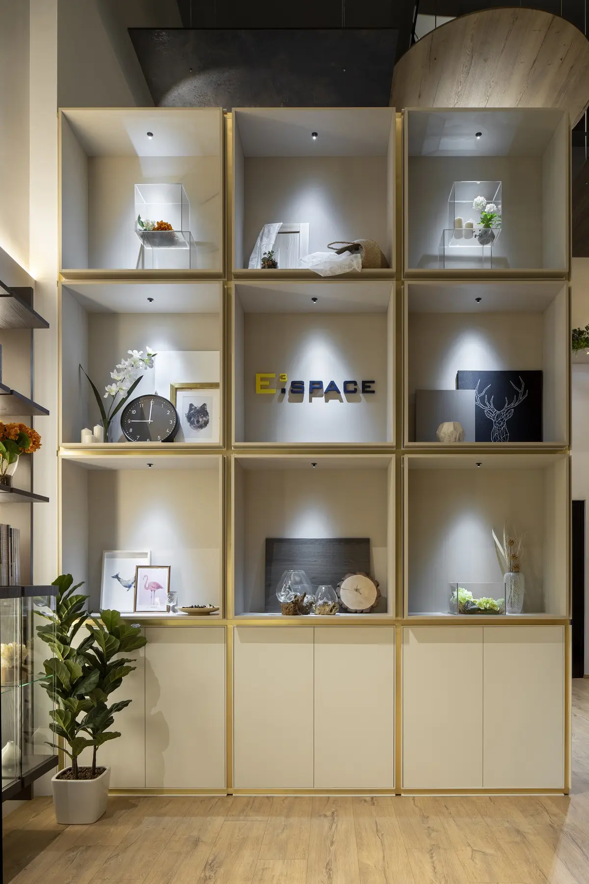 E³.SPACE — Showroom — 9