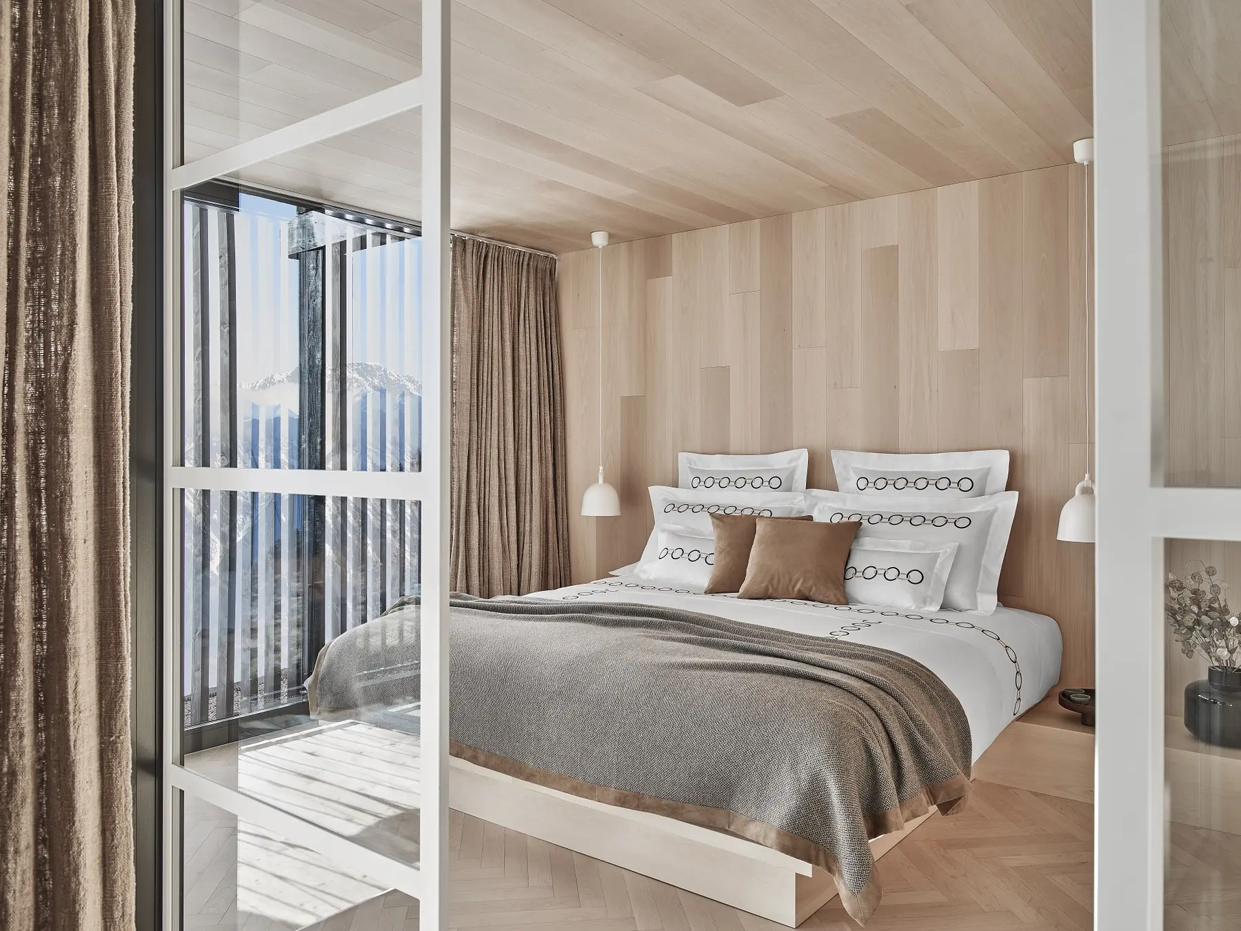 Impress Your Loved Ones This Festive Season with Frette