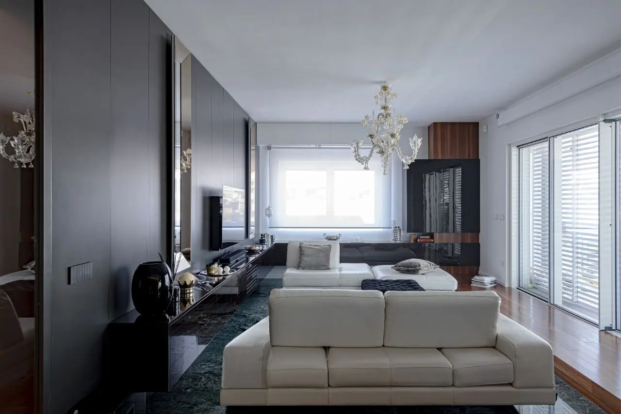 House of Sabrina — entry sequence with sculptural staircase