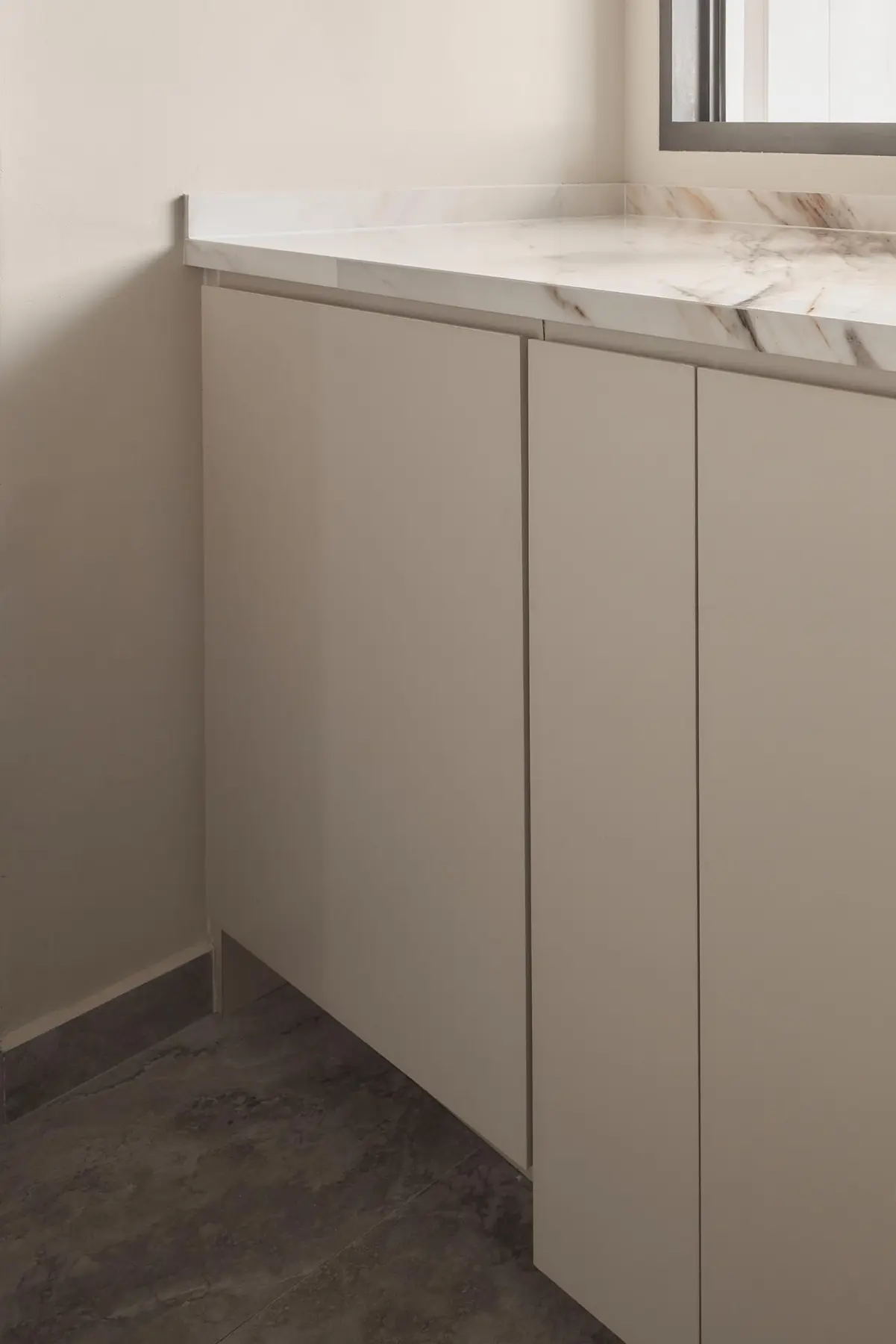 RENOSTUDIO — Esparina — 12