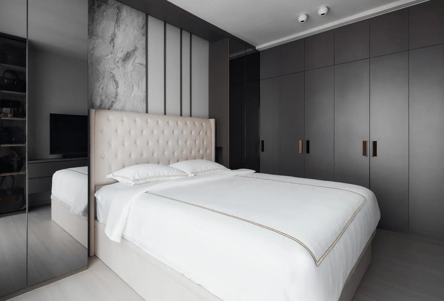 RENOSTUDIO — Esparina — 17