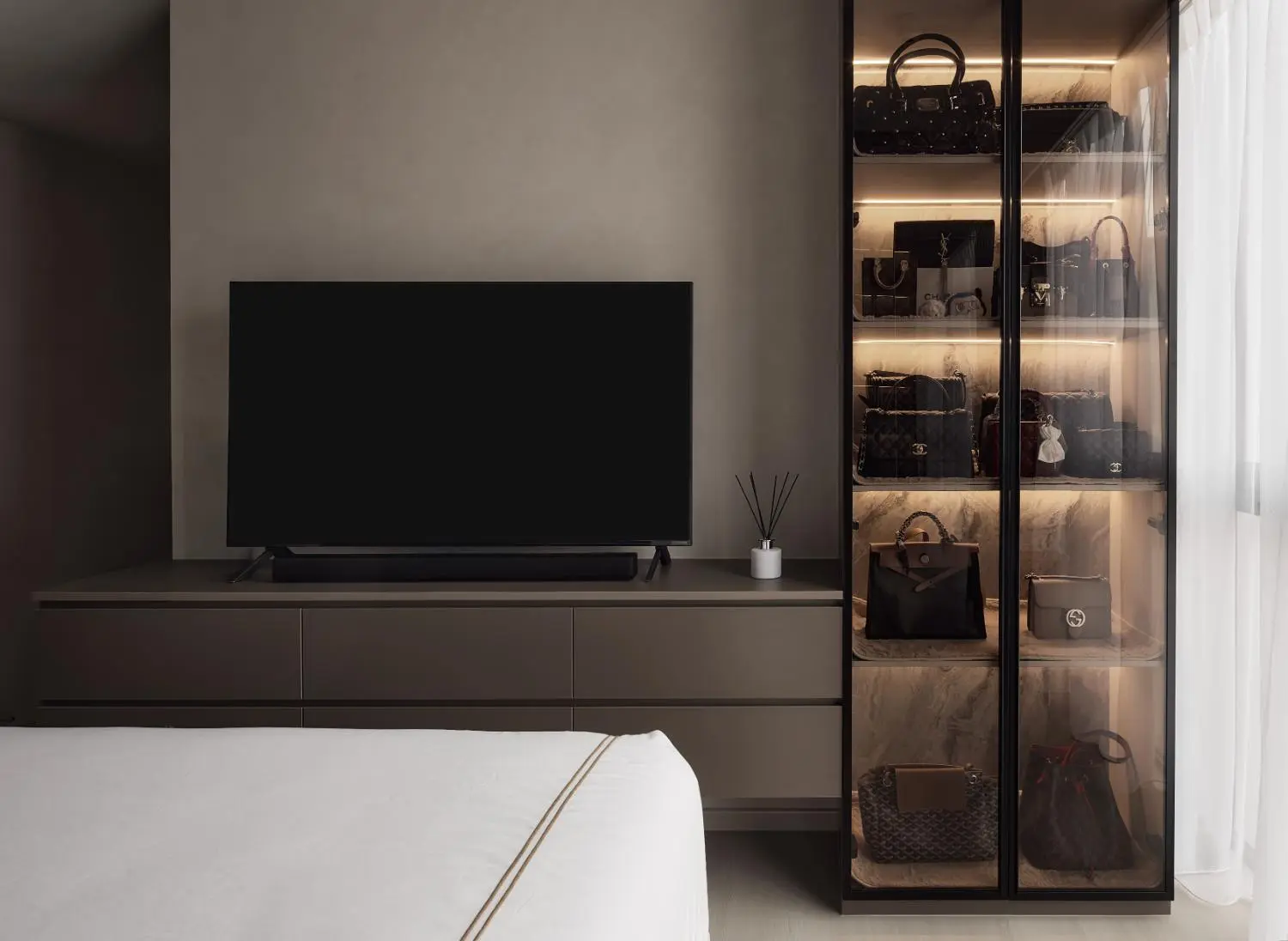 RENOSTUDIO — Esparina — 21