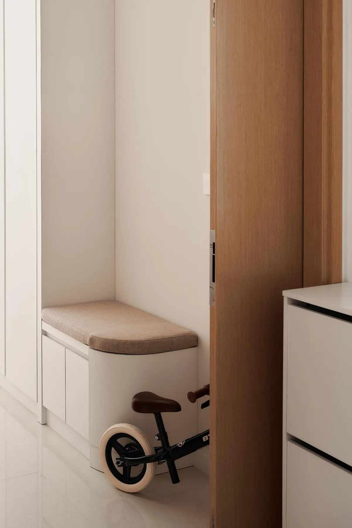 RENOSTUDIO — Jovell — 12