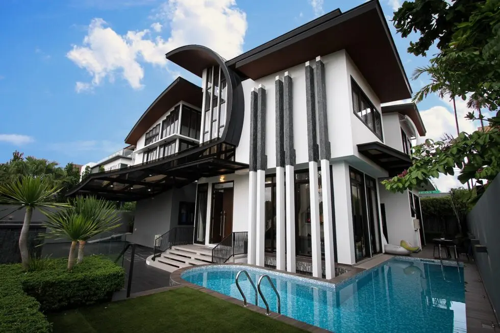 Ultra-Modern Icon by Nic & Wes Builders — 10