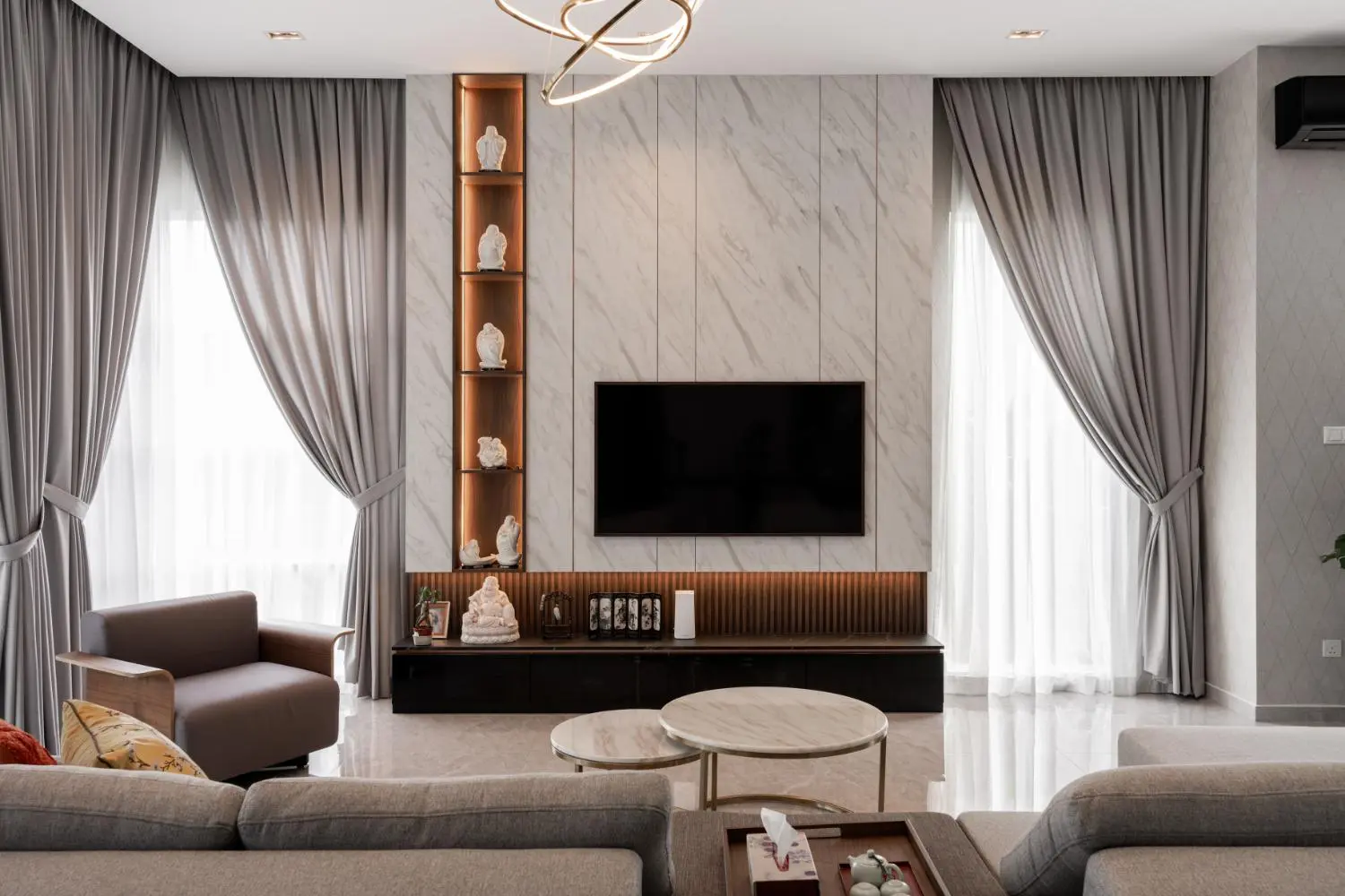 SHE Interior — entry or living space